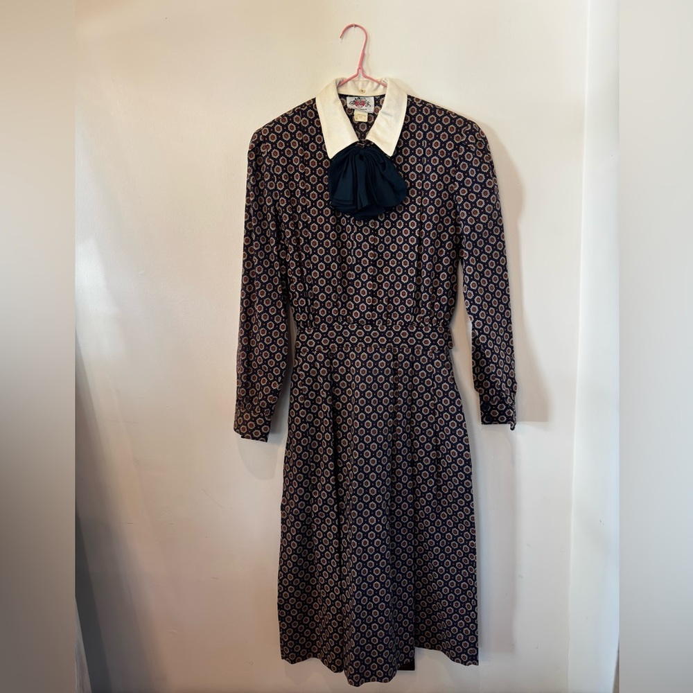Vintage 1970s Lanz Originals Patterned Longsleeve Dress with Neck Tie